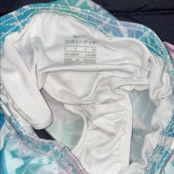 Nike Dri-Fit Two Piece Set - Picture 6 of 6